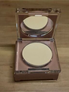 KKW Beauty Brighten 3 Pressed Powder